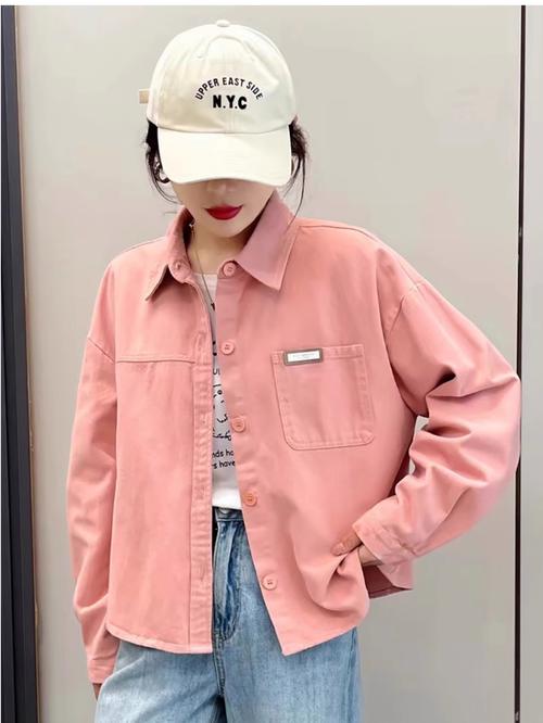 粉色上衣配什么颜色好看