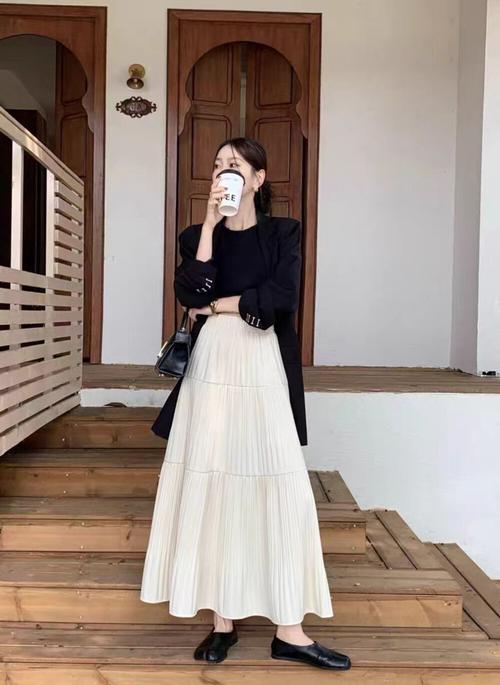 百折长裙怎么搭配鞋