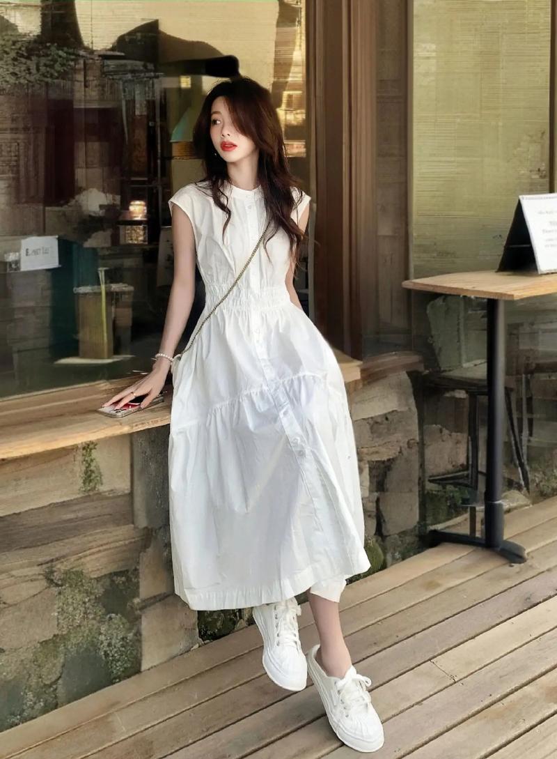 白色高腰裙怎么搭配