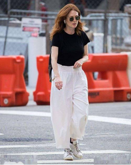 白色的裤子怎么搭配鞋