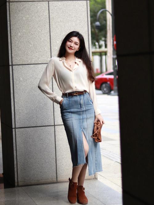白衬衫牛仔裙怎么搭配