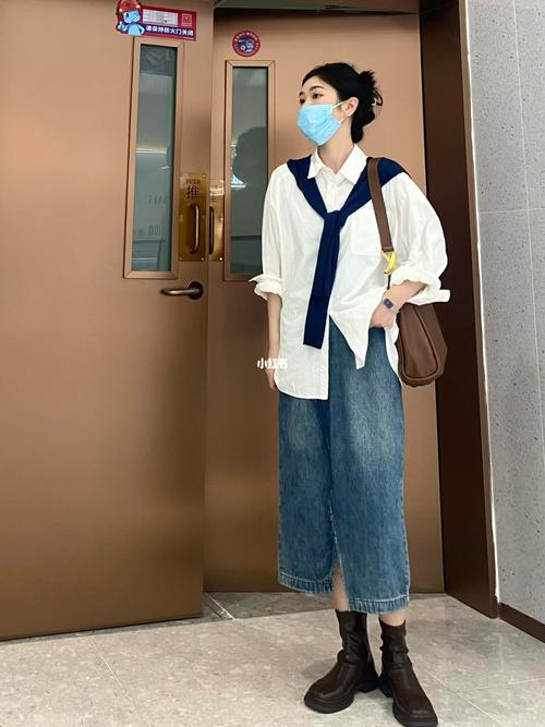 白衬衫牛仔裙怎么搭配