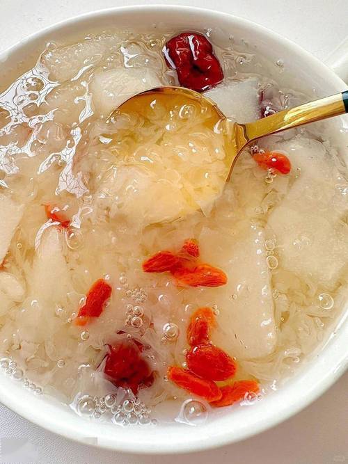 皮肤干燥喝什么汤