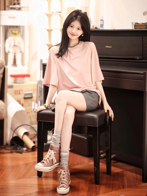 t恤又大又长怎么搭配