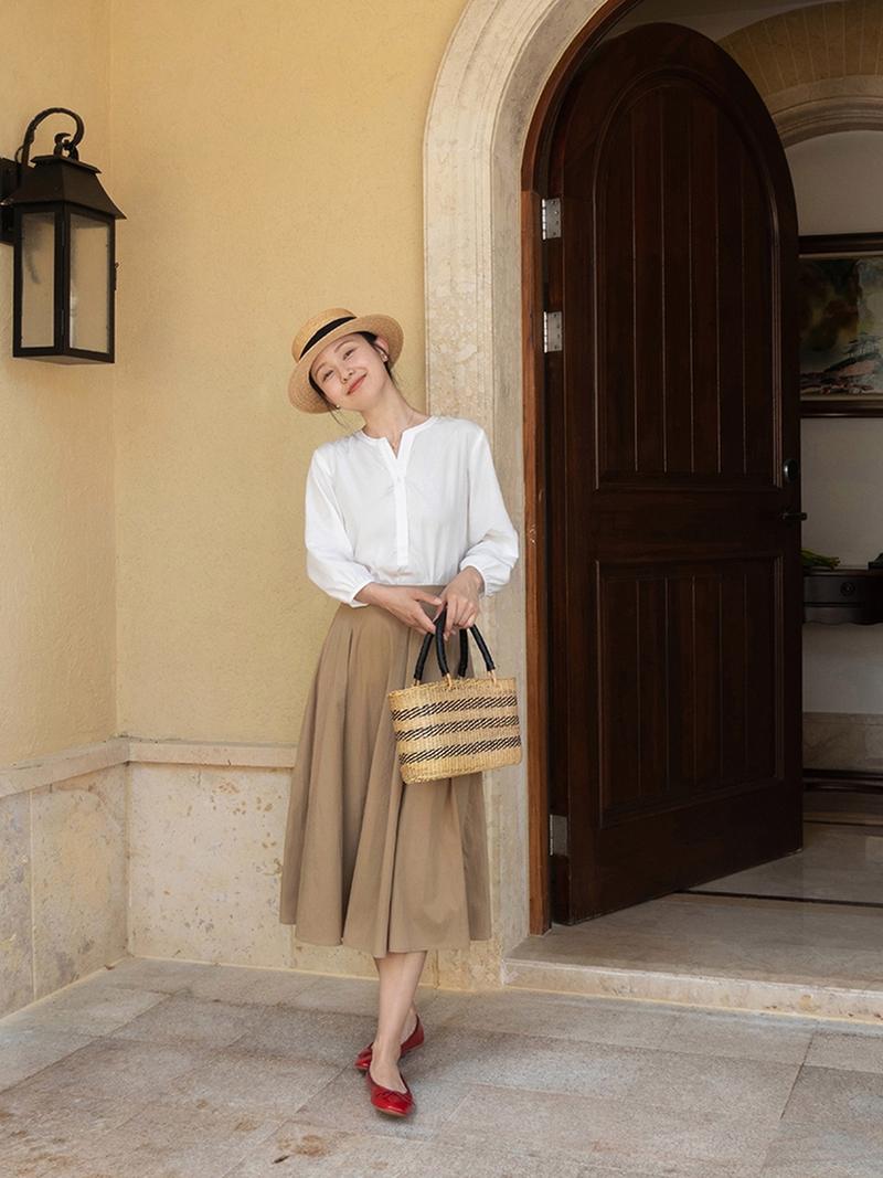 卡其色裙子配什么上衣