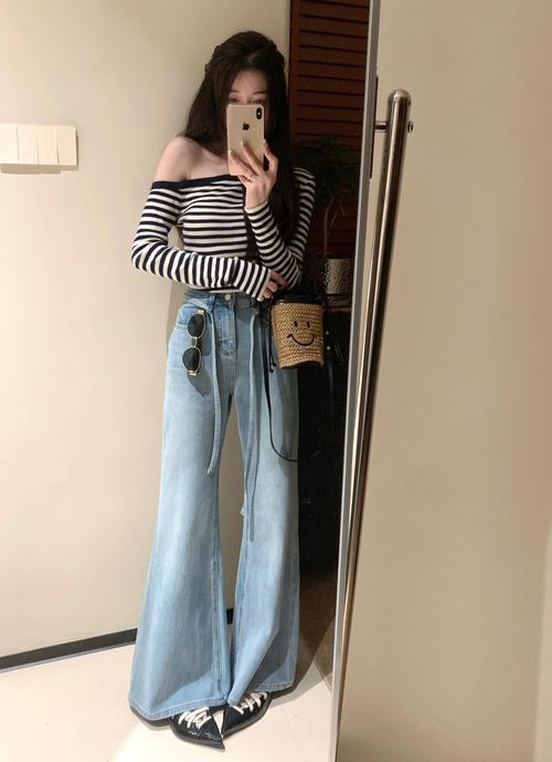 条纹短款毛衣怎么搭配图片大全