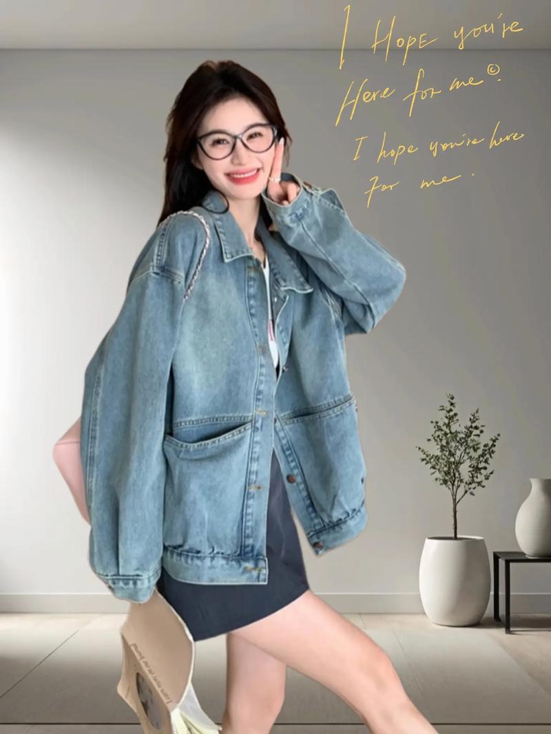 浅色牛仔褂怎么搭配