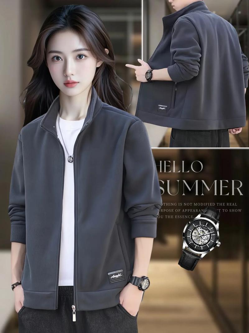 开衫卫衣里面穿什么