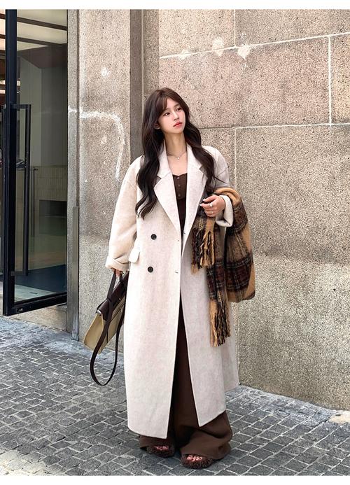 女毛呢中长外套怎么搭配图片大全