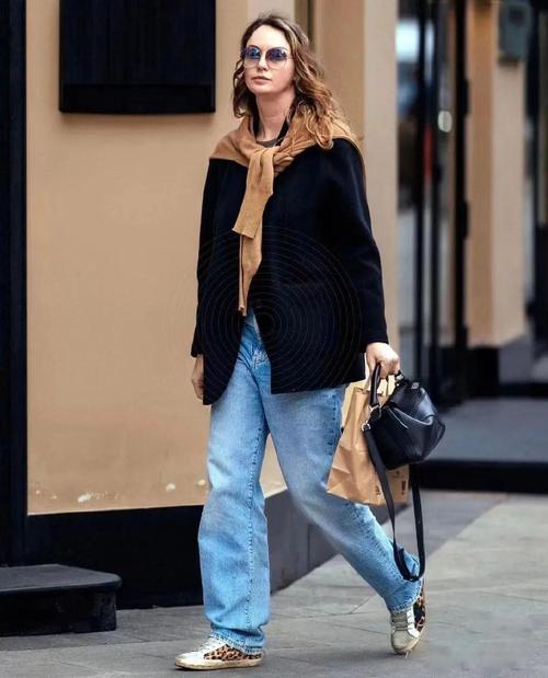 牛仔休闲西装怎么搭配裤子好看