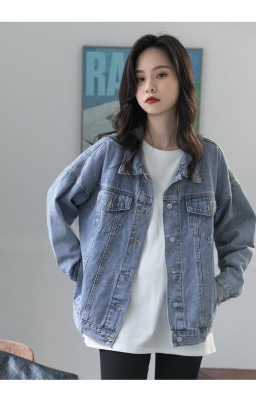 牛仔外套长款怎么搭配好看