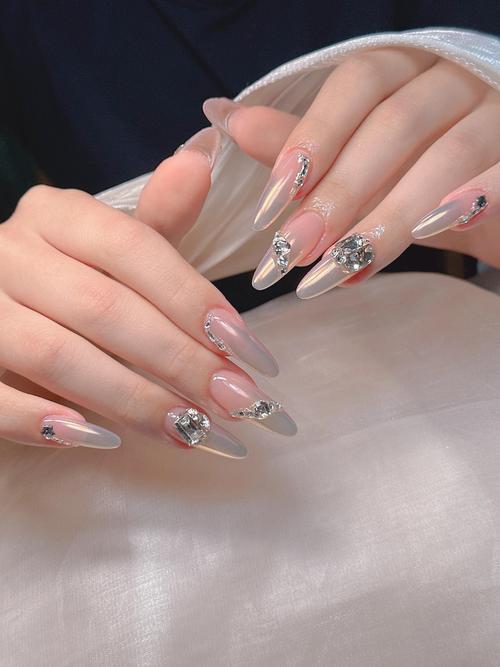 什么是光疗美甲