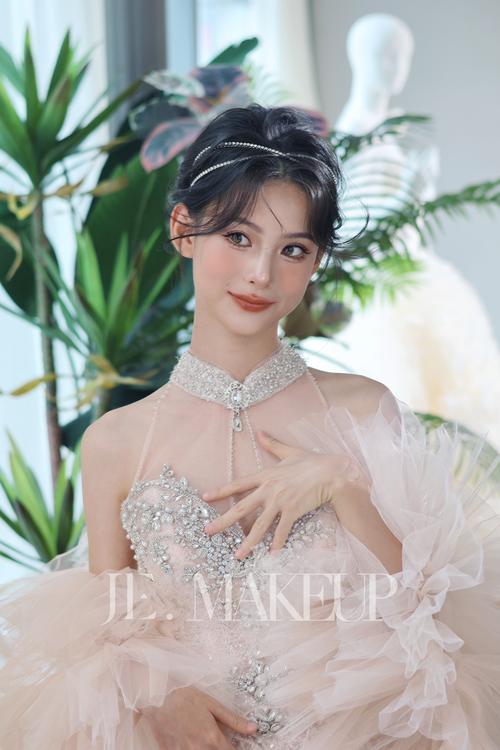 最新晚宴头发造型