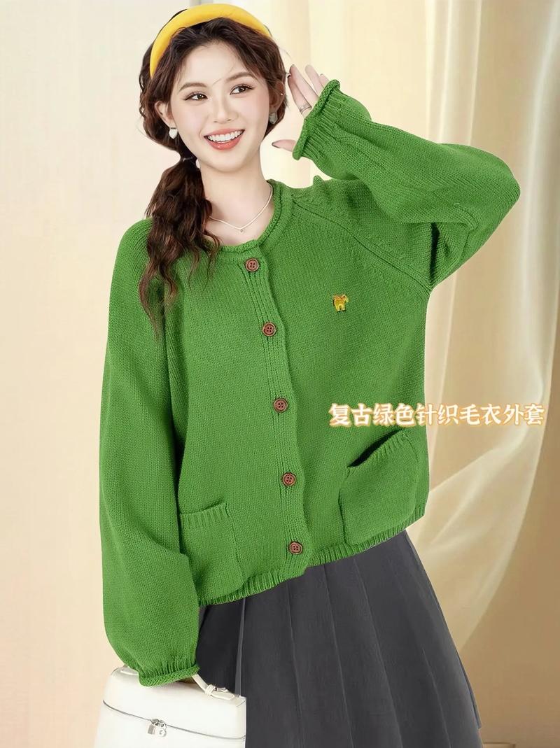 绿色毛线外套怎么搭配图片大全