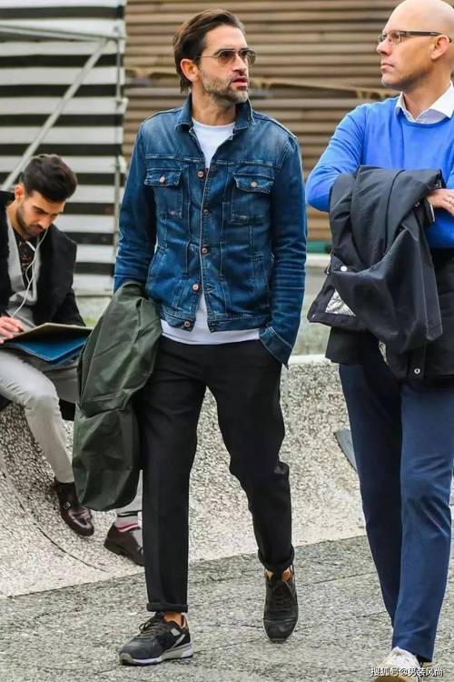 男牛仔衣搭配什么裤子