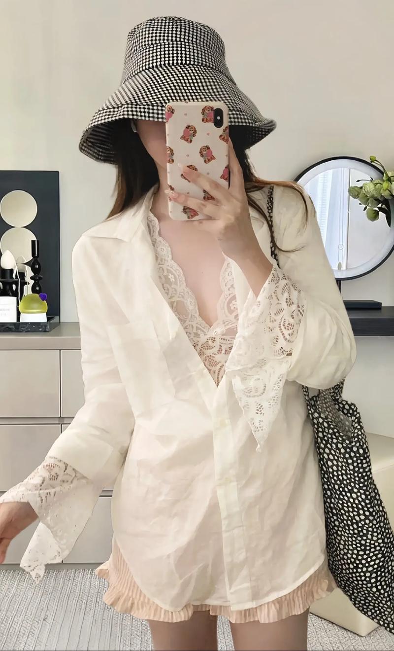 蕾丝内衬裙怎么搭配