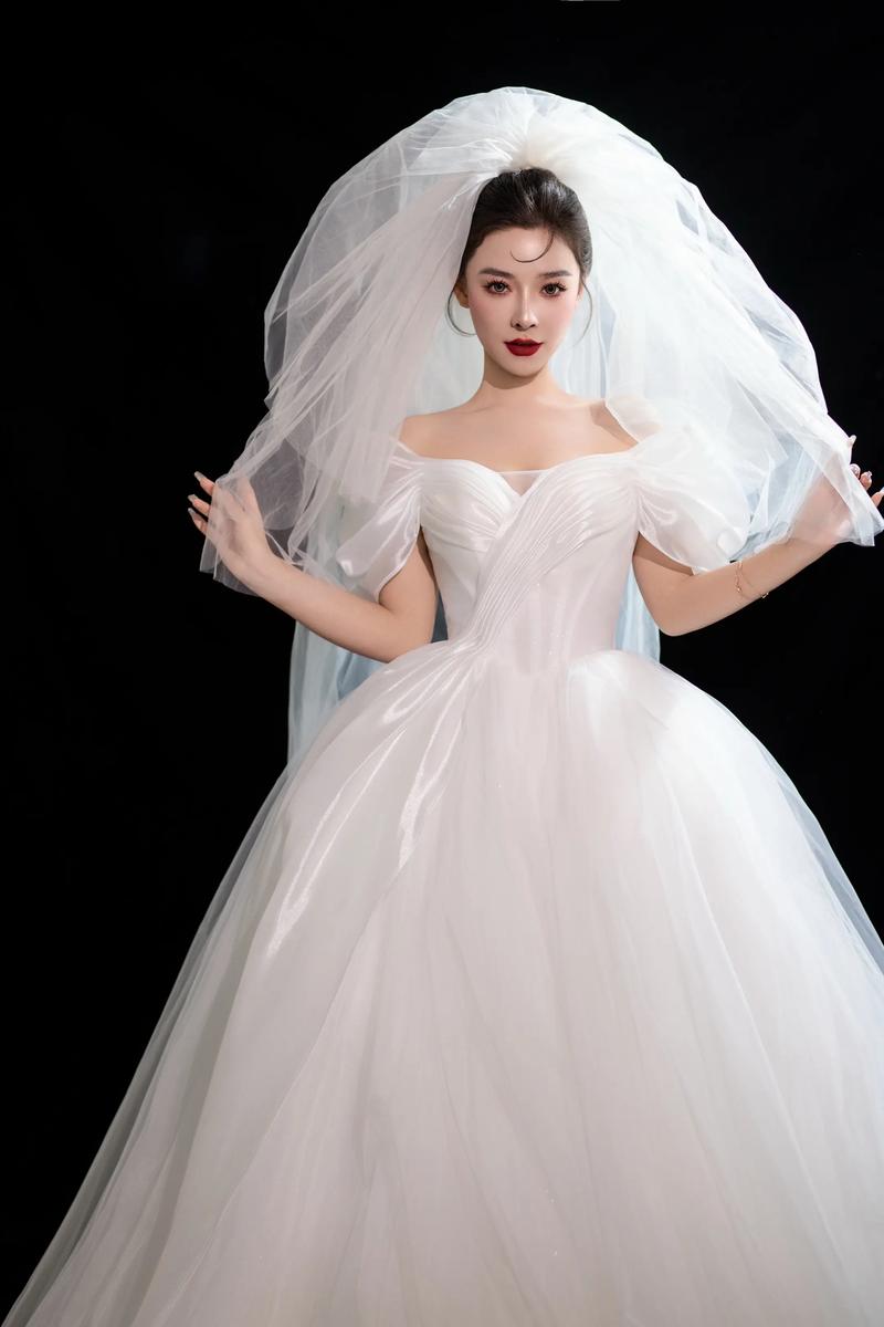 最新新娘妆面造型