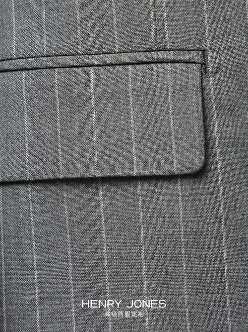 灰色条纹外套怎么搭配