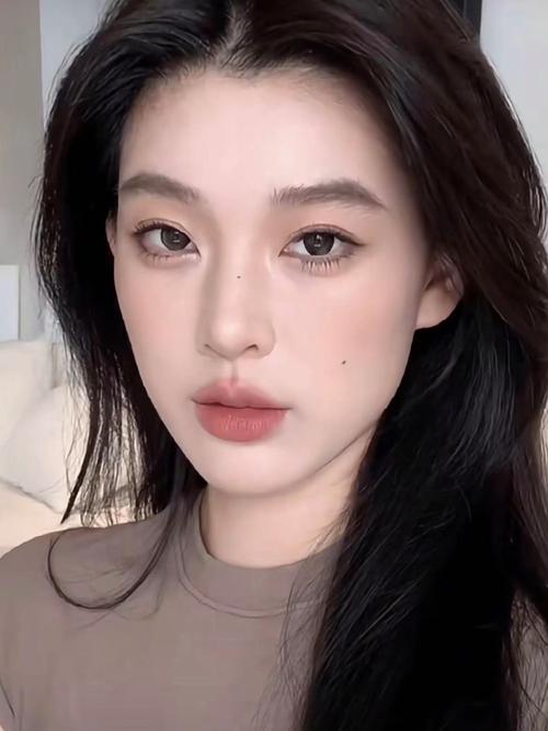 美人尖适合什么刘海