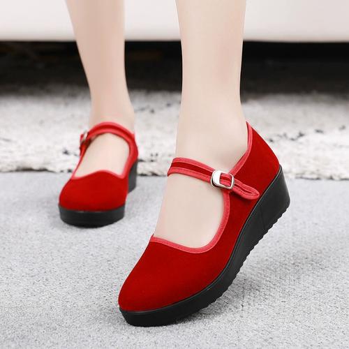 红色的布鞋怎么搭配