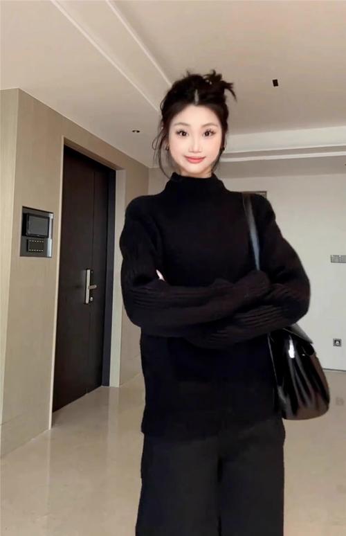 黑色毛线外套怎么搭配好看