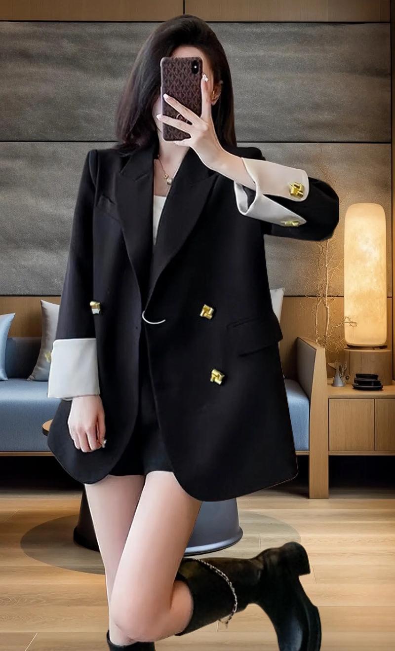 黑色长西装外套怎么搭配图片