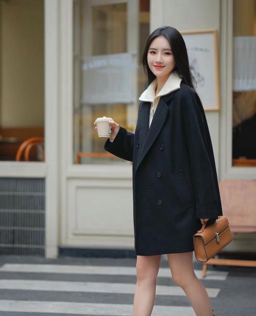 黑白长款外套怎么搭配图片