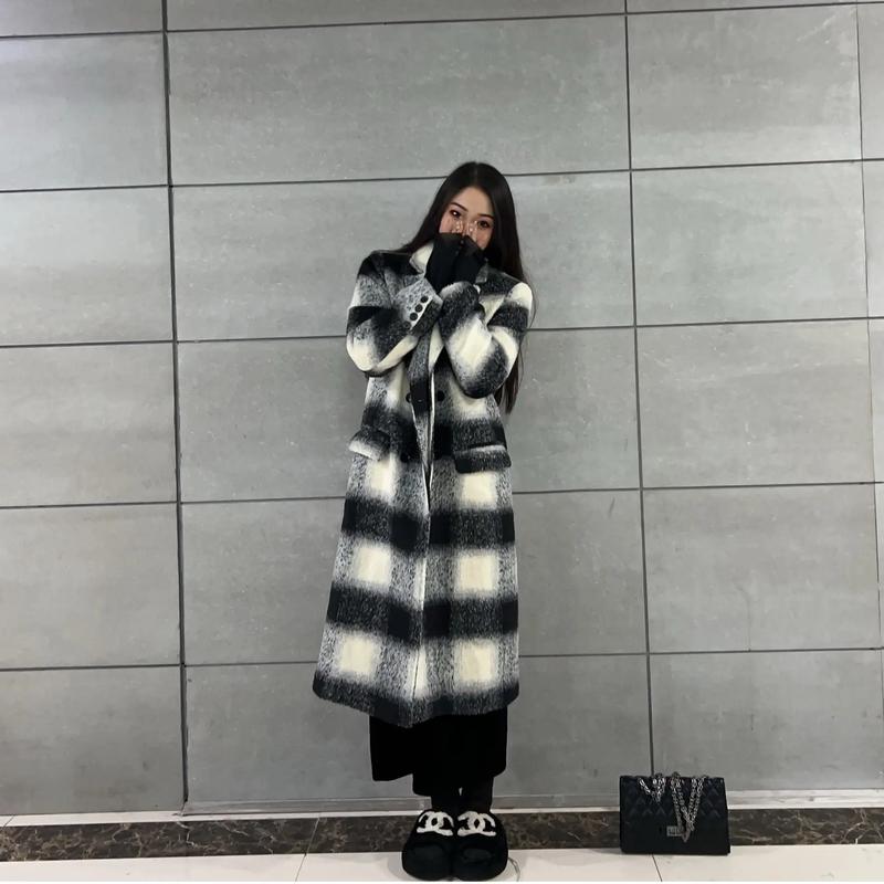 黑白长款外套怎么搭配