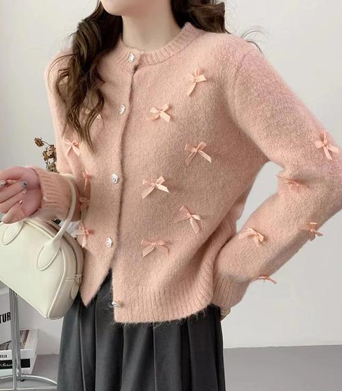 粉色毛线外套怎么搭配图片