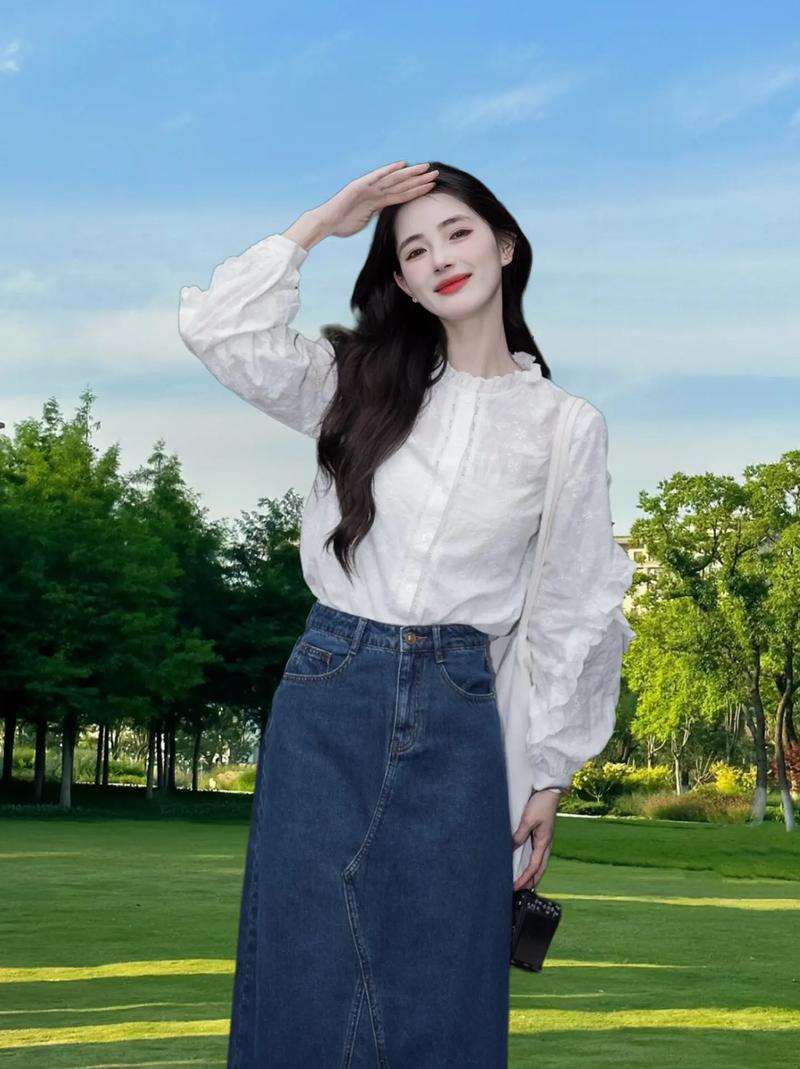 长牛仔裙搭配什么上衣