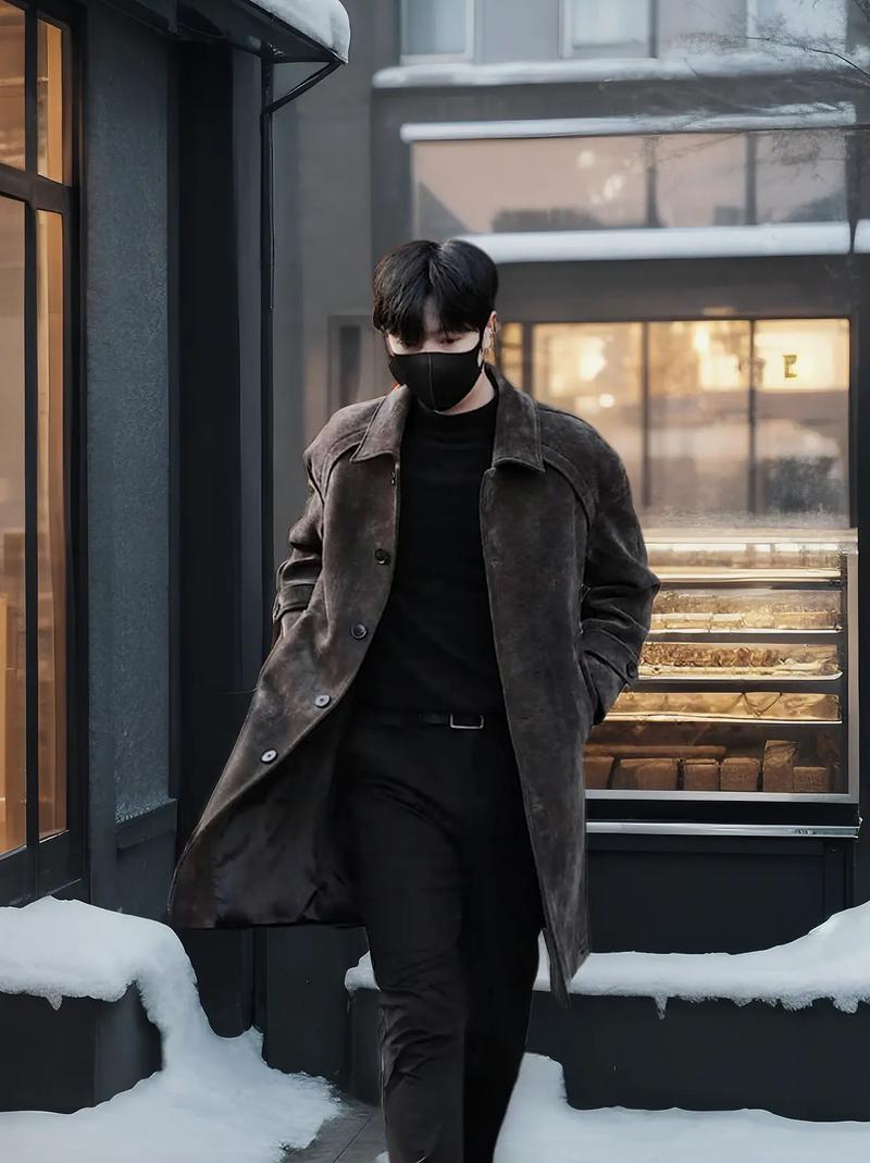 短款男士风衣怎么搭配好看吗