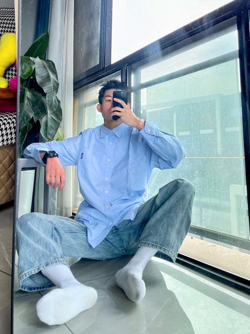 男衬衫配什么裤子好看