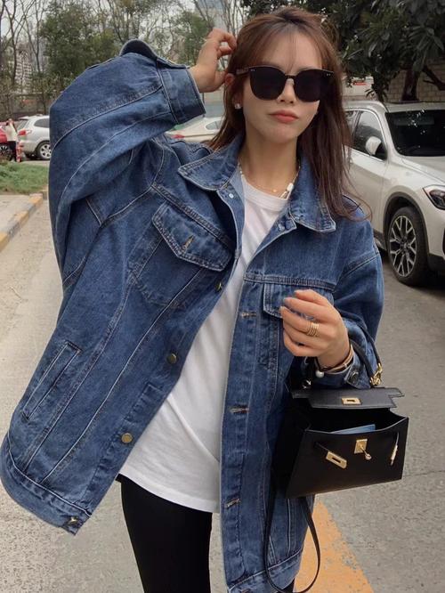 穿牛仔外套怎么搭配好看