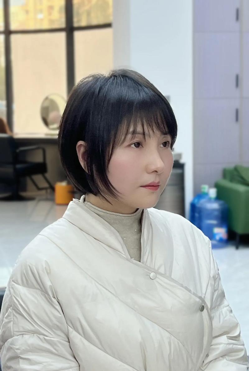 窄脸型适合什么发型