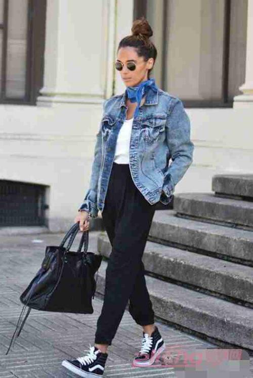 穿牛仔褂怎么搭配