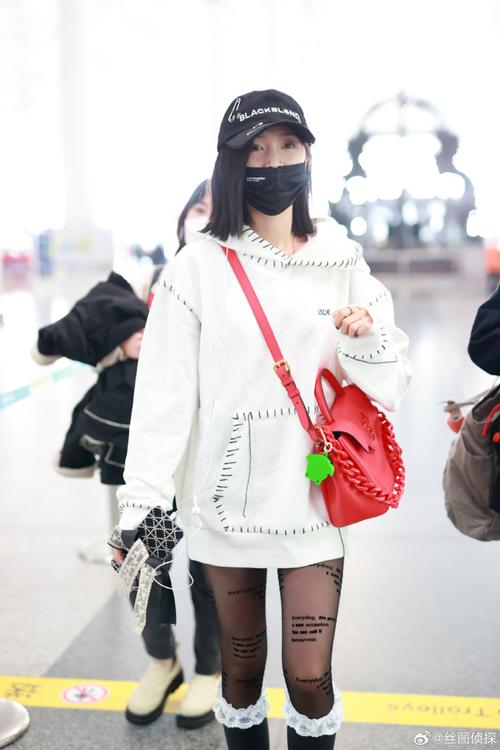 长筒丝袜怎么搭配图片