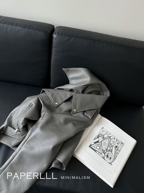 长款灰色皮衣怎么搭配图片