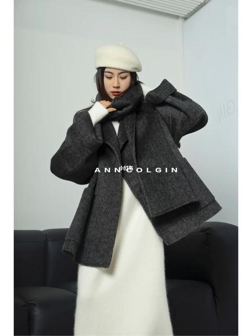 长款灰色大衣怎么搭配图片大全