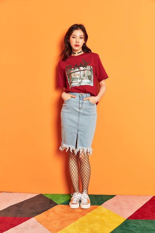 长版t恤衫怎么搭配网袜