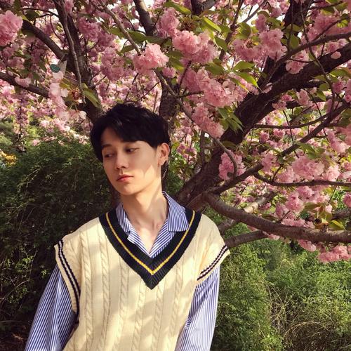 病号服衬衫怎么搭配