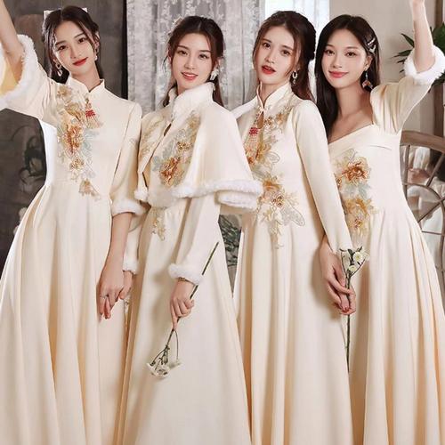 伴娘服怎么搭配