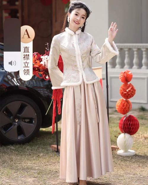 伴娘服怎么搭配