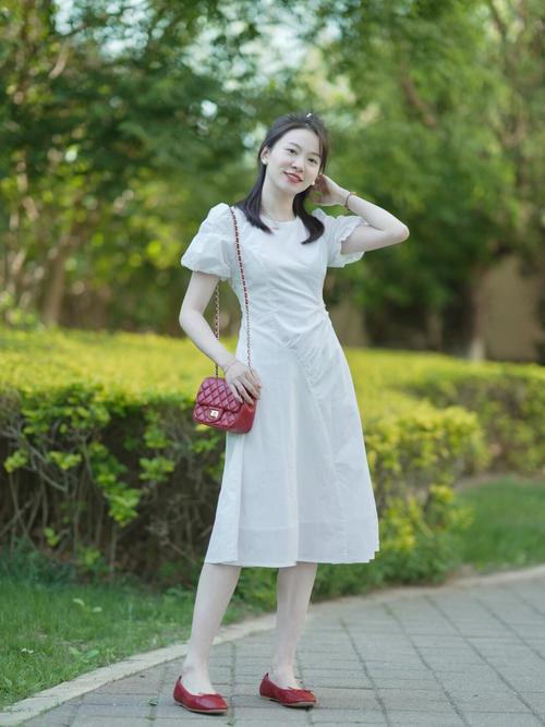 白色连衣裙配什么鞋子