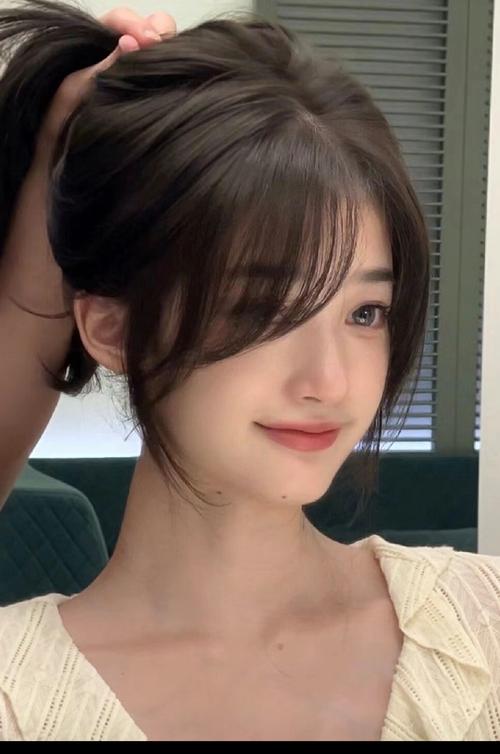 高鼻梁适合什么发型