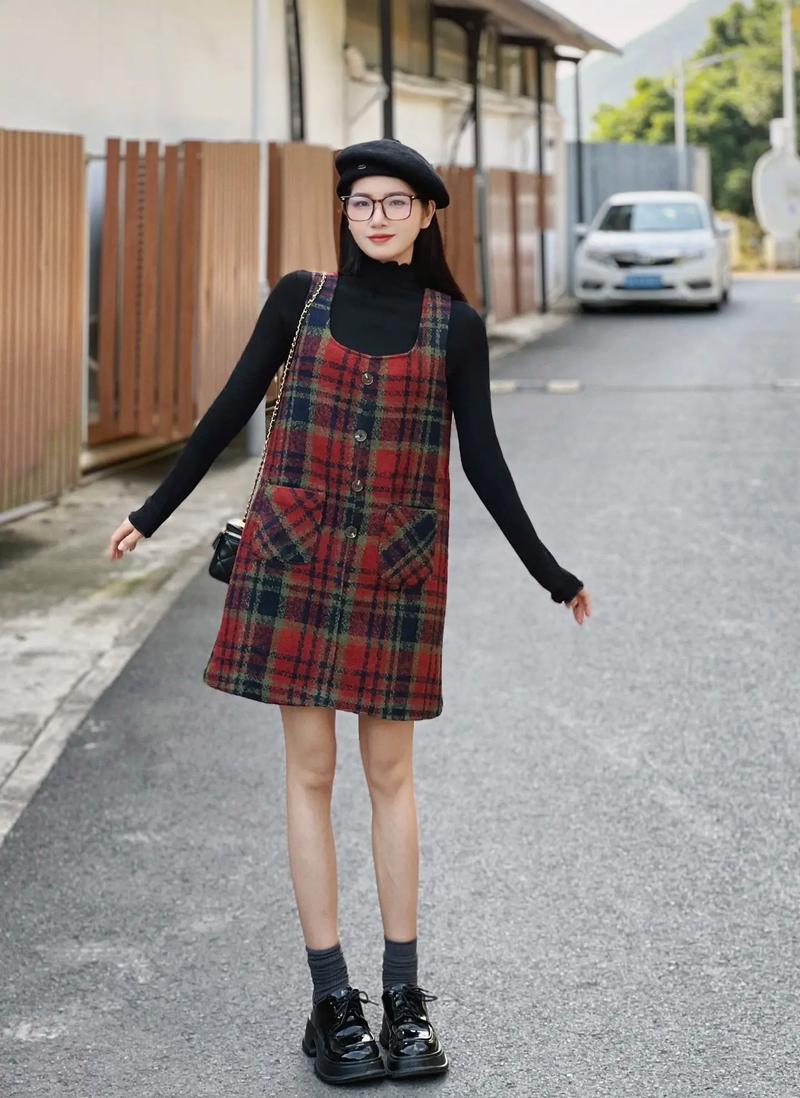 a版毛呢背心裙怎么搭配图片