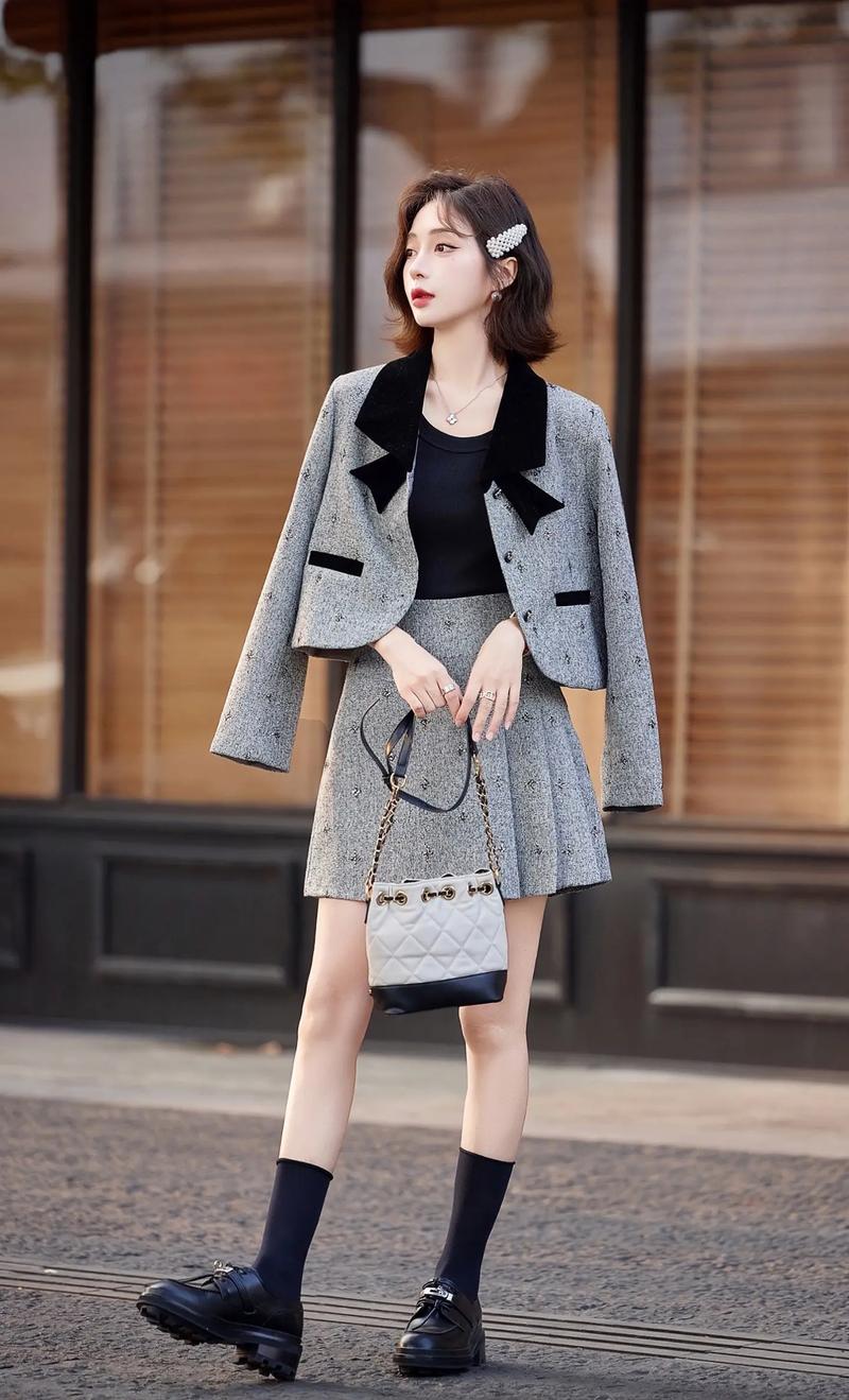 小香风套装配什么鞋子