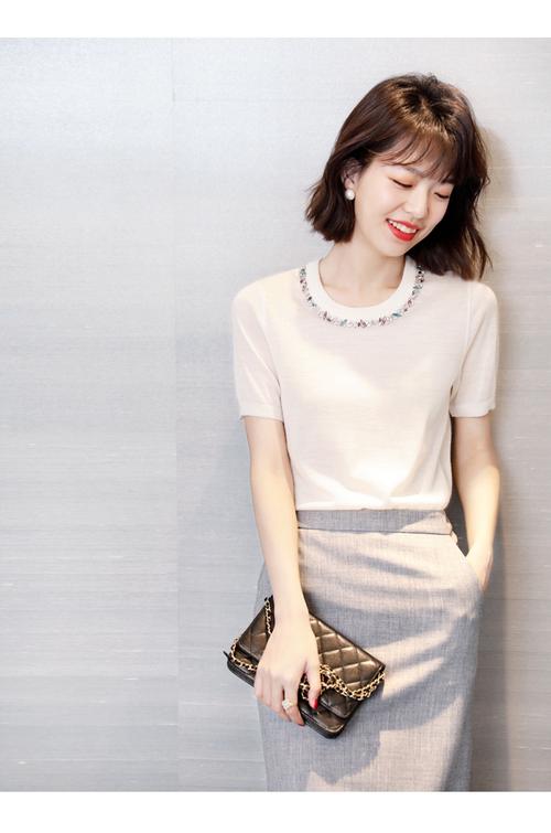 羊毛短袖怎么搭配