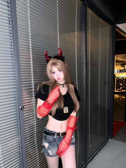 小恶魔衣服该怎么搭配