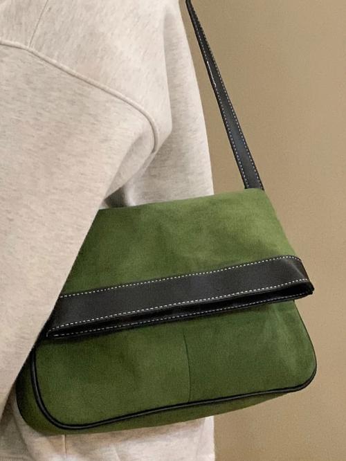 深绿色的包包怎么搭配图片