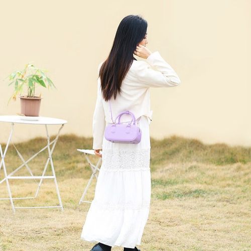 深绿色的包包怎么搭配图片